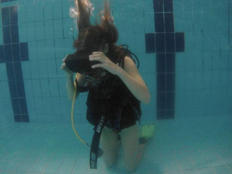 immerse-yourself-between-virtual-and-real-in-the-ocean-floor