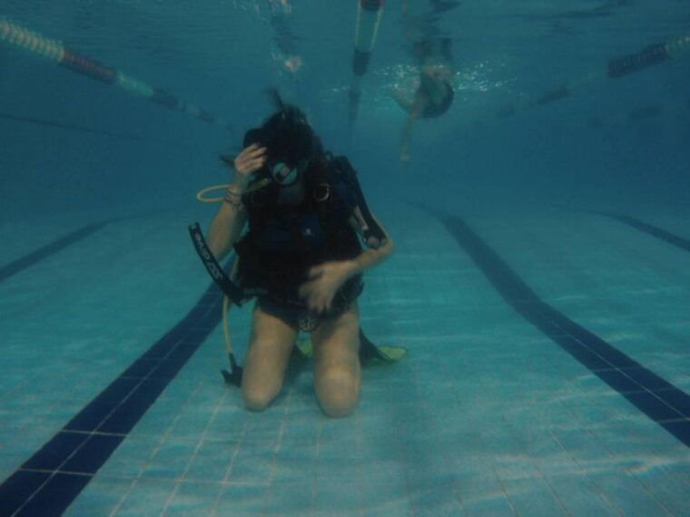 immerse-yourself-between-virtual-and-real-in-the-ocean-floor