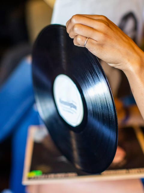 immersive-musical-experience-in-berlin-like-disc-jockey