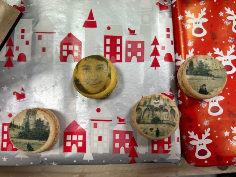 immortalize-your-souvenir-davignon-as-a-button