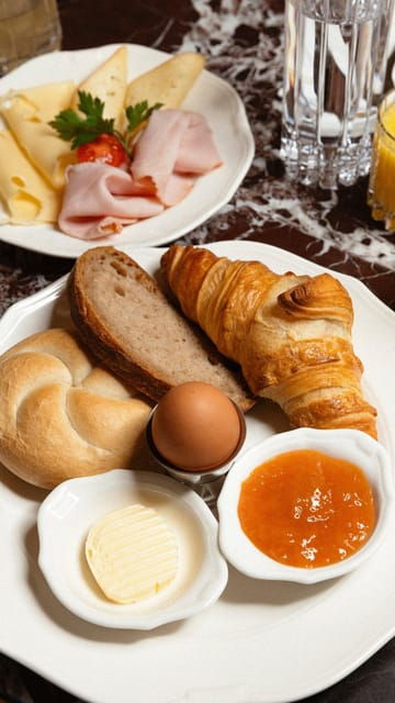 imperial-breakfast-before-your-castle-tour