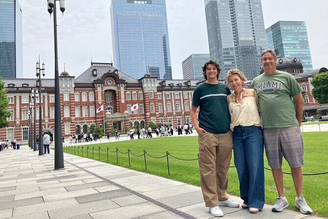 Imperial Palace to Tokyo Station Historical Walking Tour - Key Points