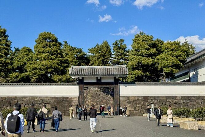 Imperial Palace to Tokyo Station Historical Walking Tour - A Walk Through Tokyo’s Historic Heart