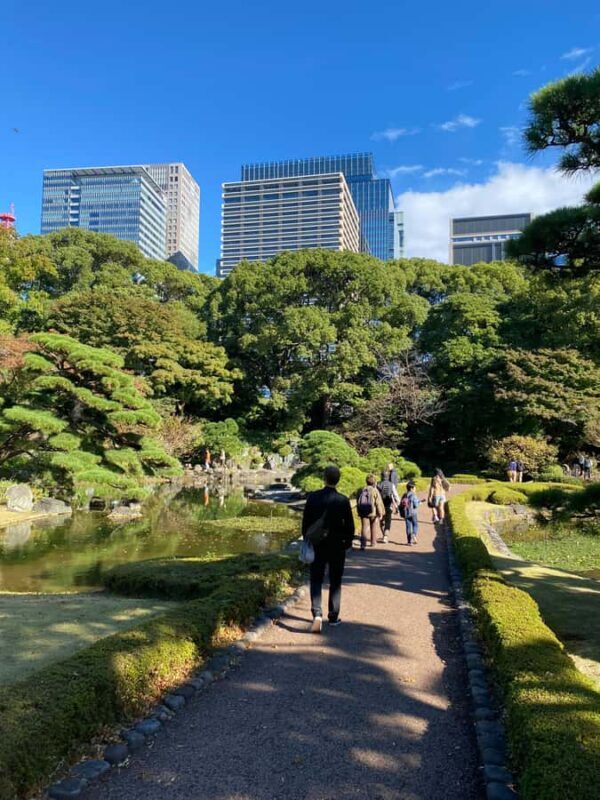 Imperial Palace Walking Tour:The Shoguns,the Imperial Family - The Value of This Tour