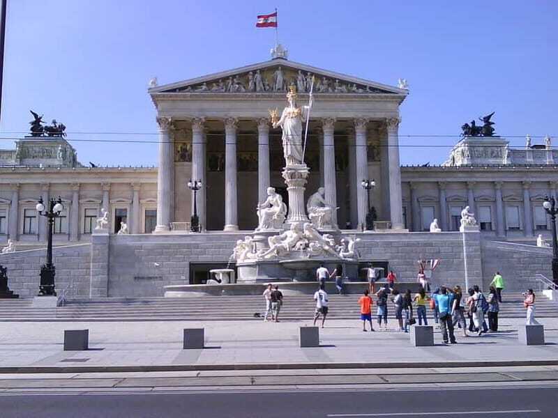 Imperial Vienna: Full-Day Tour from Budapest - The Journey from Budapest to Vienna – What to Expect  