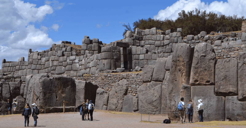 in-cusco-saqsaywaman-qenqo-pukapukara-tambomachay