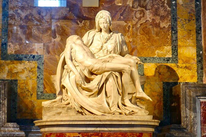 in-depth-guided-tour-of-st-peters-basilica-square