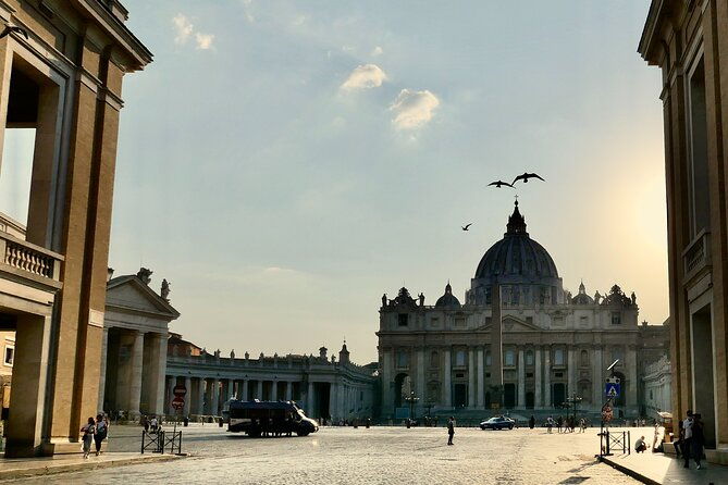 in-depth-guided-tour-of-st-peters-basilica-square
