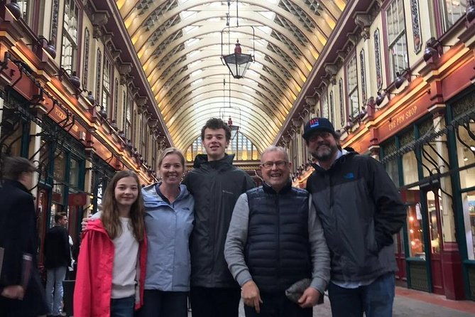 in-jack-the-ripper-footsteps-private-black-cab-tour-in-london