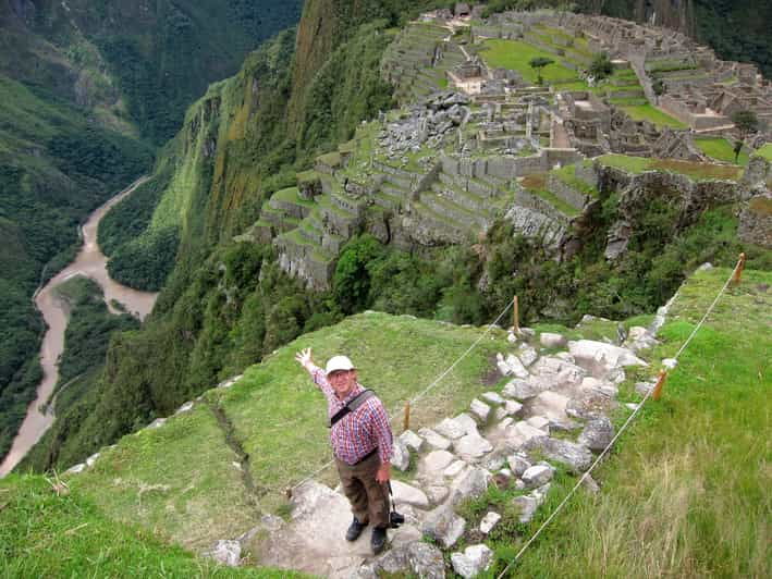 in-machu-picchu-private-tour-guide-service