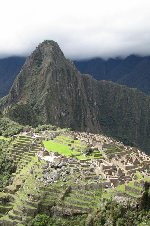 in-machu-picchu-private-tour-guide-service