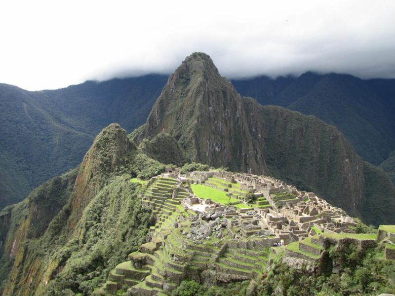 in-machu-picchu-private-tour-guide-service