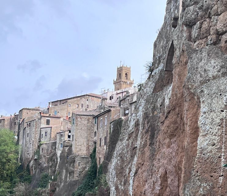 in-the-footstep-of-the-etruscans-hike-wine-tasting