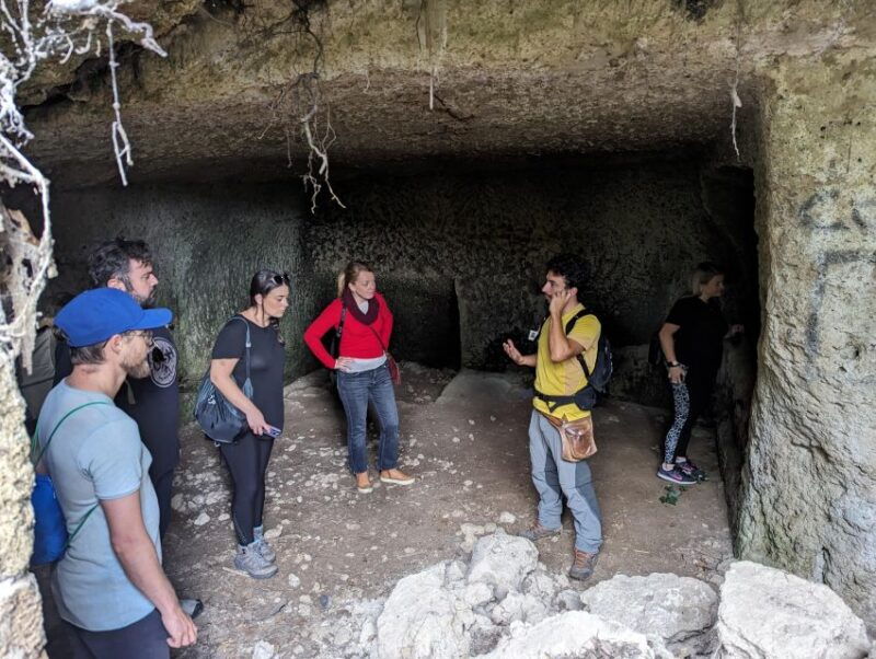 in-the-footstep-of-the-etruscans-hike-wine-tasting