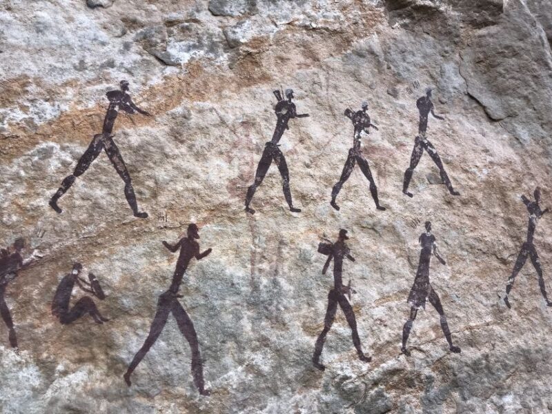 In the Footsteps of the Bushmen guided day hike to rock art - Authenticity and Value