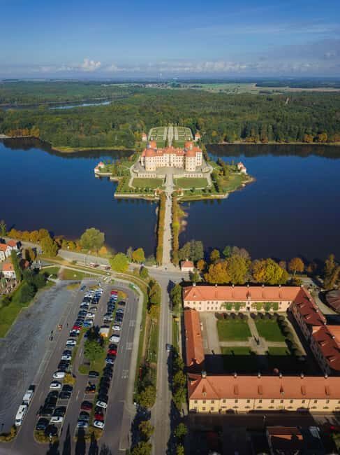 In the shadow of Moritzburg Castle  guided tour of the town center - Key Points