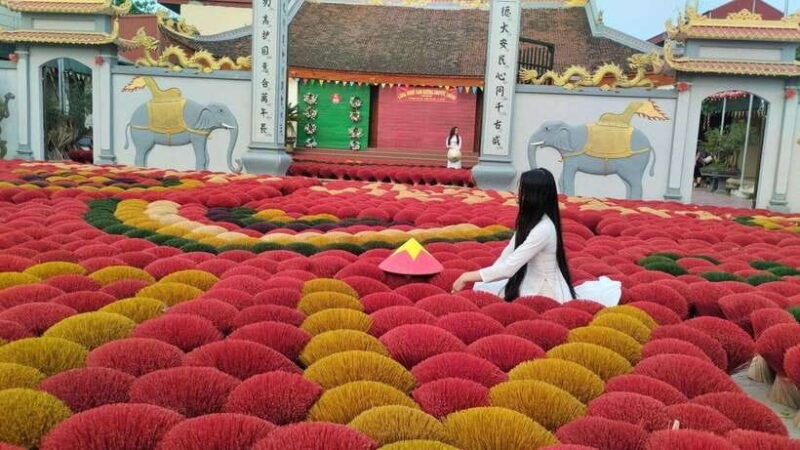 incense-village-hanoi-tour-conical-hat-train-street