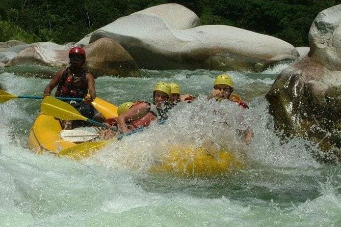 incredible-rafting-in-rio-cangrejal