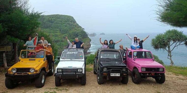 incredibly-jomblang-cave-and-gandola-timang-beach