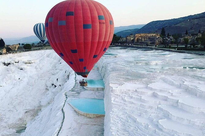 independent-pamukkale-tour-from-kusadasi-with-hot-air-balloon