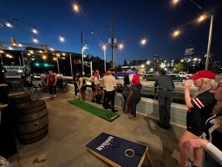 indianapolis-open-air-pedal-pub-tour-with-local-drinks