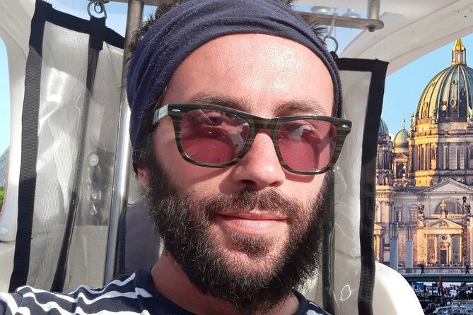 individual-city-tour-rickshaw-sightseeing-in-berlin