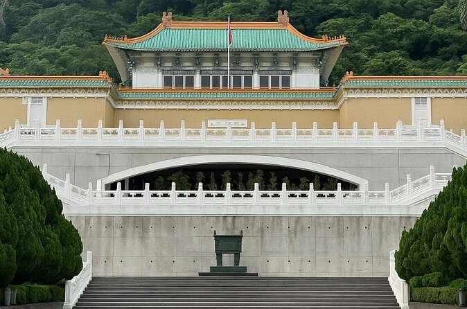 Indoor Shrimp Fishing Experience and National Palace Museum - Price and Value