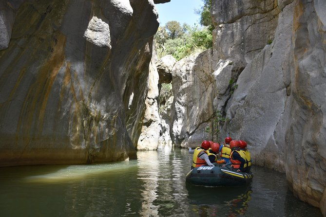 inflatable-boat-excursion-gole-di-tiberio-on-the-madonie-near-cefalu