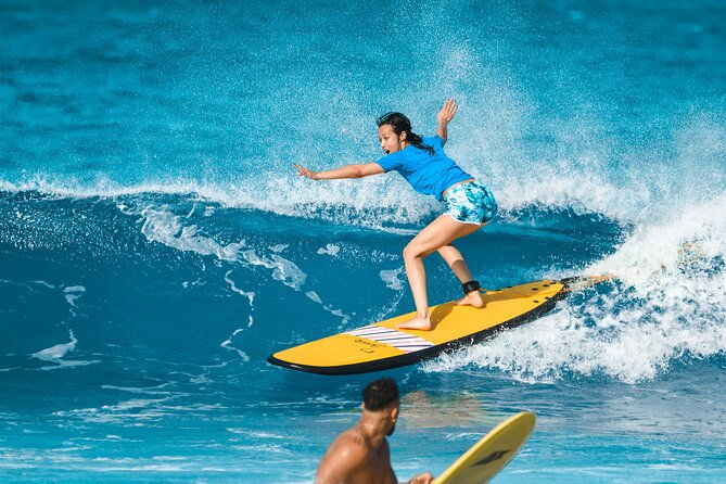 initiation-beginner-surf-lessons-in-guadeloupe