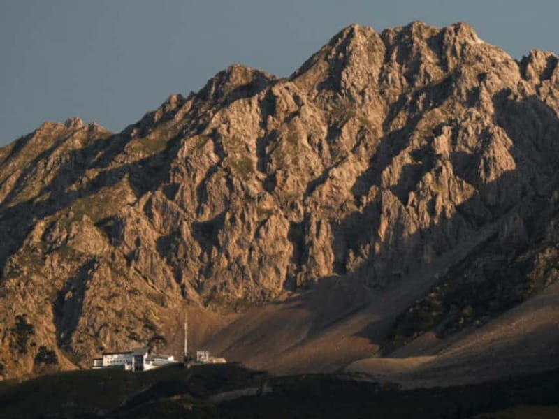 Innsbruck: All-You-Can-Eat Ribs and Wings with Sunset Views - An Evening of Flavor and Views in Innsbruck