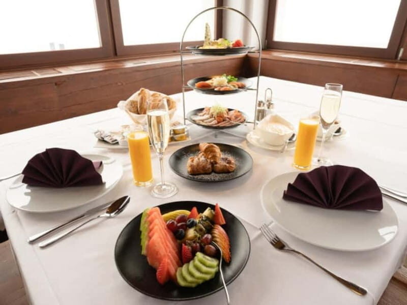 Innsbruck: Breakfast with Prosecco and Panoramic Views - An In-Depth Look at the Experience