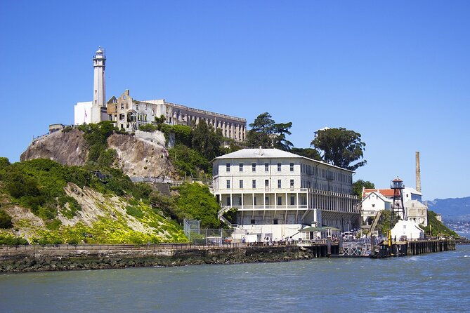 inside-alcatraz-prison-and-under-the-golden-gate-bridge