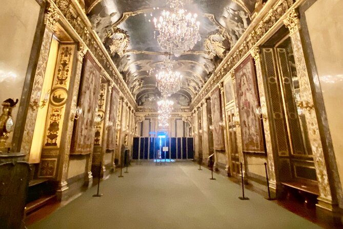 inside-the-crown-stockholm-royal-palace-private-guided-tour