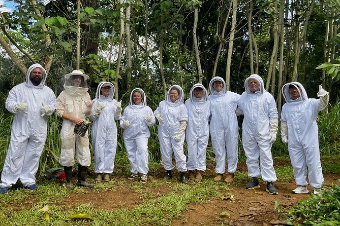 inside-the-hive-kauai-honey-and-bee-tour