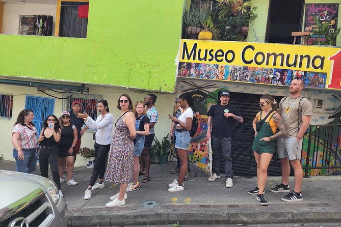 inside-the-real-comuna-13-and-graffiti-private-tour-from-medellin