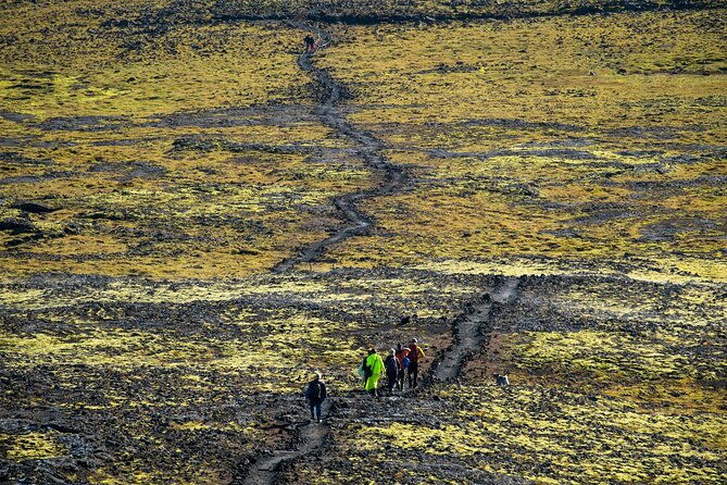 inside-the-volcano-small-group-tour-and-lava-field-hike