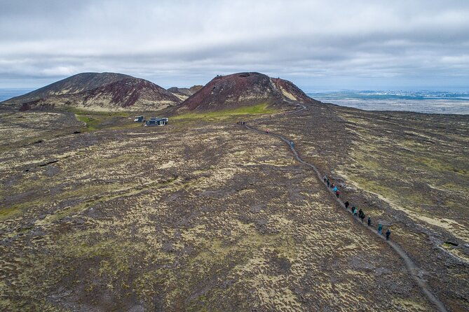 inside-the-volcano-small-group-tour-and-lava-field-hike