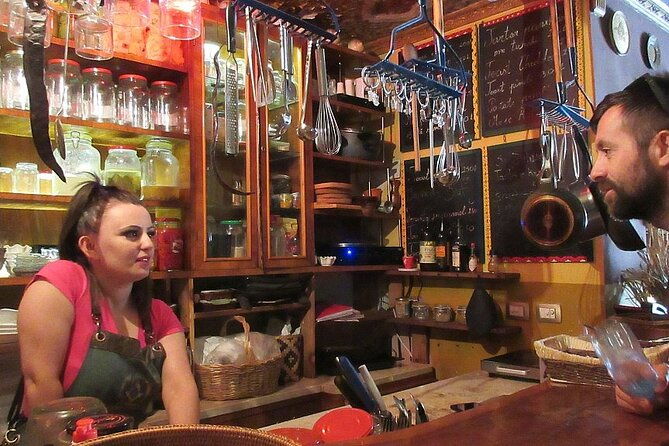 inside-tirana-walking-tour