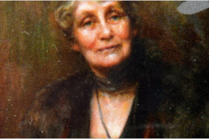 Inspirational Women Liverpool Past-Present History Tour - monthly - The Experience: What It’s Like on the Ground