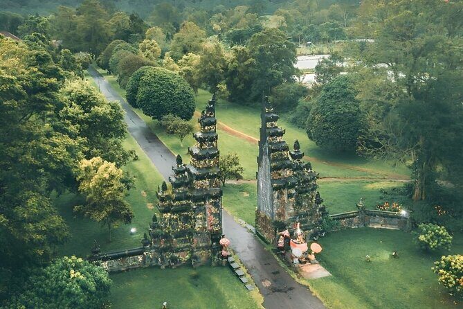 Instagram Tour : Banyumala Waterfall - Handara Heaven Gate - Ulundanu Temple - Who is This Tour Best For?