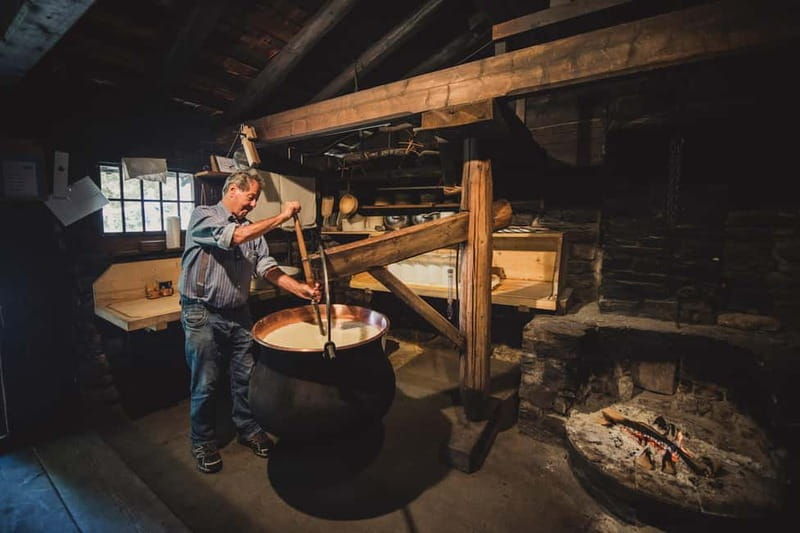 Interlaken: Admission ticket for the Ballenberg Open-Air Museum - Animal Encounters and Family Activities