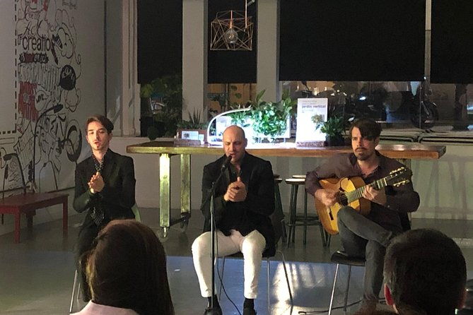 intimate-flamenco-performance