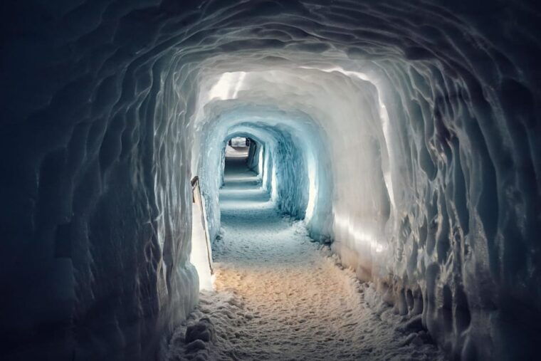 into-the-glacier-snowmobile-langjokull-ice-tunnel-combo