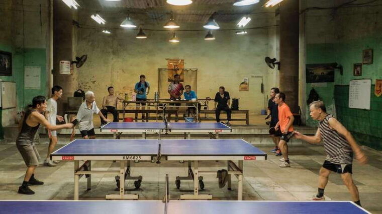 into-the-thieves-market-hanoi-photography-tour