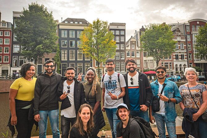 introduction-walking-tour-hello-amsterdam-small-group