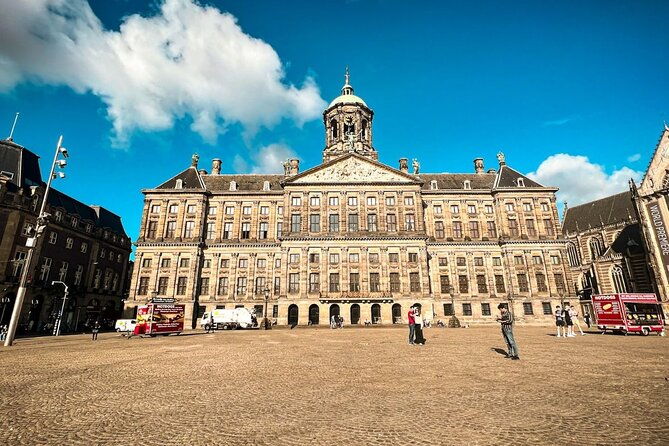 introduction-walking-tour-hello-amsterdam-small-group