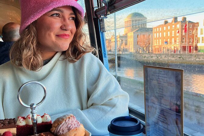 irish-afternoon-tea-on-1960s-vintage-bus-in-dublin