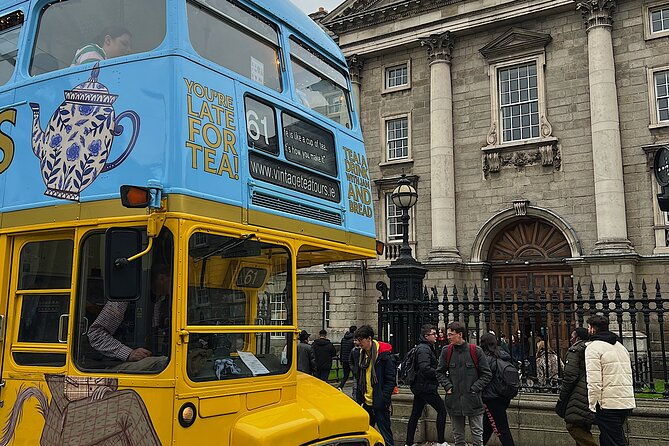 irish-afternoon-tea-on-1960s-vintage-bus-in-dublin