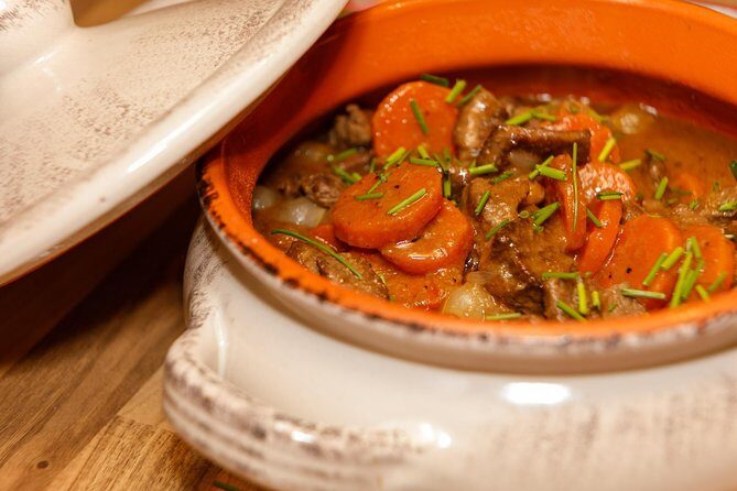 Irish Craic & Cuisine: Cooking Class & Dinner in Central Dublin - What to Expect from Your Irish Craic & Cuisine Tour  