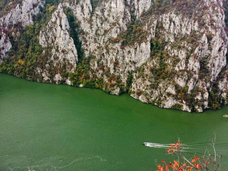 iron-gate-golubac-fortress-lepenski-vir-boat-cruise-1-5h